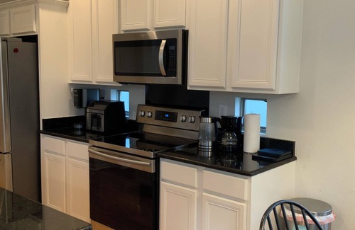 Stone Oak House | Charming 1-bedroom in peaceful San Antonio Stone Oak Area