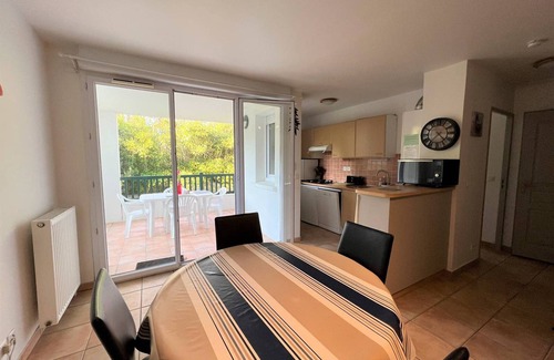 Cambo-les-Bains Apartment | Cozy Apartment in Cambo-les-Bains with Spa & Kitchen