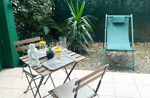 Cambo-les-Bains Apartment | Pet-Friendly Apartment in Cambo-les-Bains with Spa Access