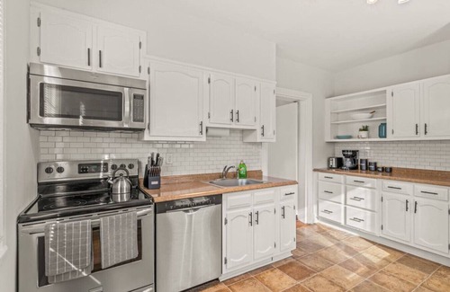 Bala-Cynwyd Apartment | Relaxing 1 BR Retreat at Sage Suites with Breakfast Included