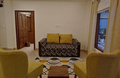 Landour House | Scenic 10-Bedroom Forest Resort with Barbeque Bonfire