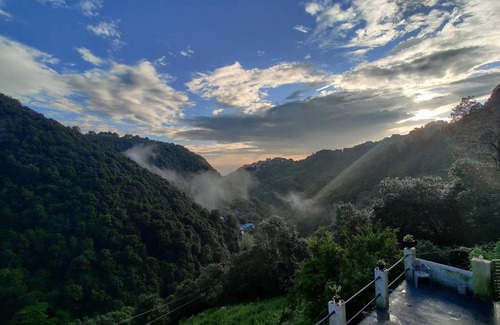 Landour House | Scenic 10-Bedroom Forest Resort with Barbeque Bonfire