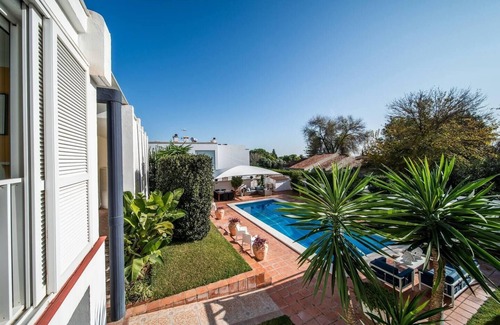 Tomares Villa | Inviting Villa with Pool for 10 in Sevilla