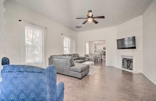 Historic District House | Historic 100-Year-Old Home Near Downtown with Spa Access