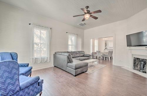 Historic District House | Historic 100-Year-Old Home Near Downtown with Spa Access