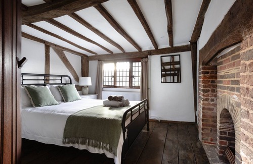 Ditchling House | Historic 14th Century Hotel in Ditchling with Family Perks