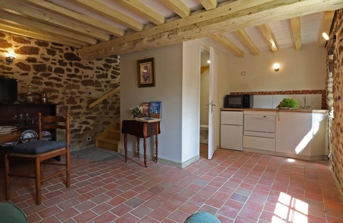 La Carneille Cottage | Gite Athis-Val de Rouvre: Guest Rated 10/10 with Spa & Kitchen