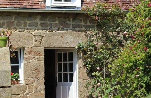 La Carneille Cottage | Gite Athis-Val de Rouvre: Guest Rated 10/10 with Spa & Kitchen