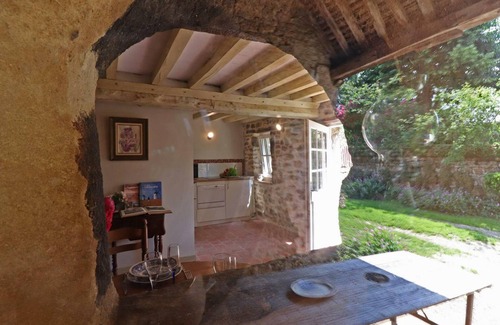 La Carneille Cottage | Gite Athis-Val de Rouvre: Guest Rated 10/10 with Spa & Kitchen