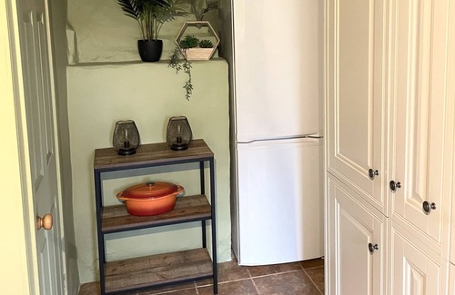Bridge Cottage | Idyllic 15th Century Cottage in Kent's Countryside