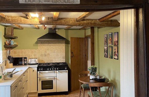 Bridge Cottage | Idyllic 15th Century Cottage in Kent's Countryside