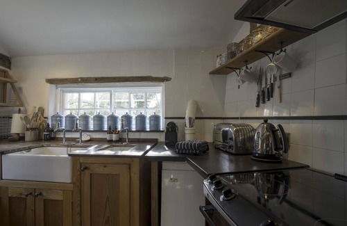 Hingham Cottage | Historic 15th Century Cottage in Elegant Hingham - 10/10 Rated