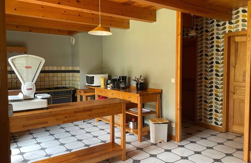Tence Cottage | Gite Tence: Perfect Retreat for Families and Pets