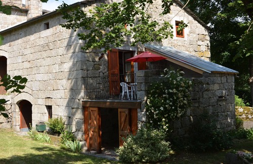 Tence Cottage | Gite Tence: Perfect Retreat for Families and Pets