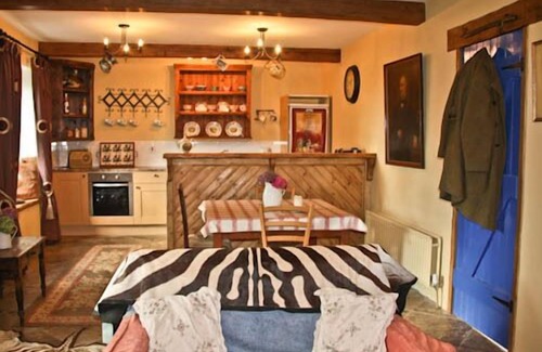 Dromaan Cottage | Historic 18th Century Gamekeeper's Cottage at Williamstadt House