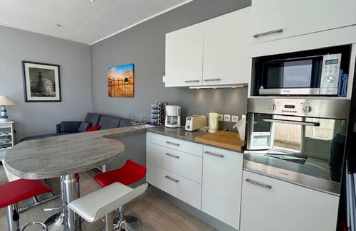 Pontaillac House | Villa Royan: Oceanfront Retreat for 7 with Top Ratings