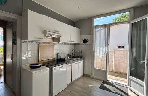 Pontaillac House | Villa Royan: Oceanfront Retreat for 7 with Top Ratings