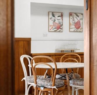 Geelong West House | Charming 1930s Cottage Retreat I Pet Friendly Escape