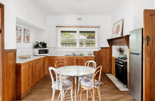 Geelong West House | Charming 1930s Cottage Retreat I Pet Friendly Escape