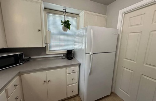 College Hill House | Rustic 1930s Home: Family-Friendly with Breakfast Included