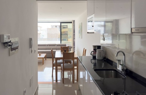 Praia Apartment | Charming 1BD Apt - Plato Pedestrian Street - LCGR