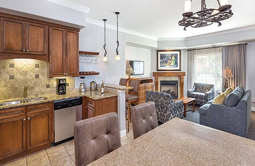 Napa Condo | Charming 1Bed/1Bath in the delightful Napa, with AC, WiFi, Pool, & Fitness room!