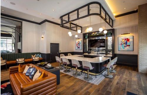 East Walnut HIlls Apartment | Inviting 1BR Apartment with Pool Near Downtown Cincinnati