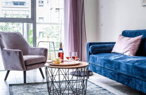 Tel Aviv City Center Apartment | Pet-Friendly 1BR Apartment with Balcony in TLV's Heart