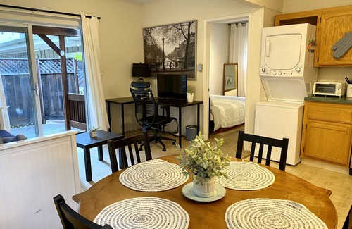 Lafayette Cottage | Cozy 1BR Cottage with Spa & Hot Tub in Orinda