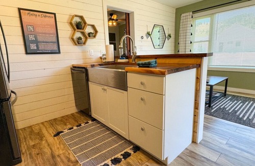 Spearfish Apartment | Stylish 1BR Downtown Apartment | Guest Rated: 9.8/10