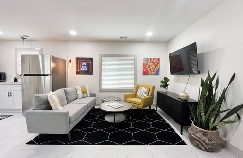 Donelson House | Convenient 1BR Retreat near Airport & Music City - Rated 9.8