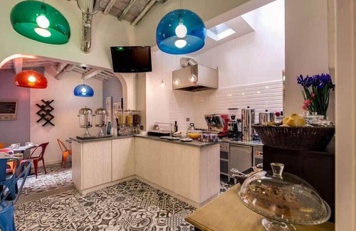 Rione III Colonna Apartment | Inviting 1BR Suite Near La Fontana di Trevi with Kitchen