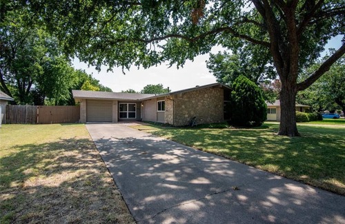 Richardson House | Charming 2-B, 2 B 7 minutes from UTD in Richardson with AC, WiFi.Enjoy your stay