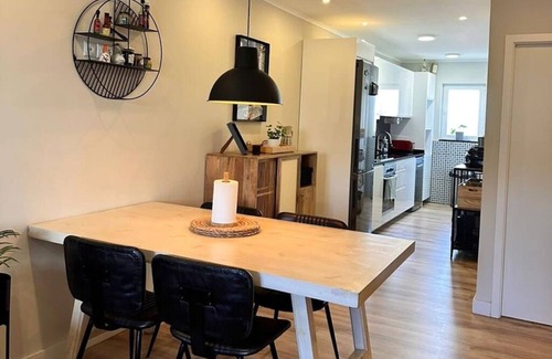 Mafamude Apartment | Charming 2-bedroom apartment with WiFi, AC in peaceful Vila Nova de Gaia
