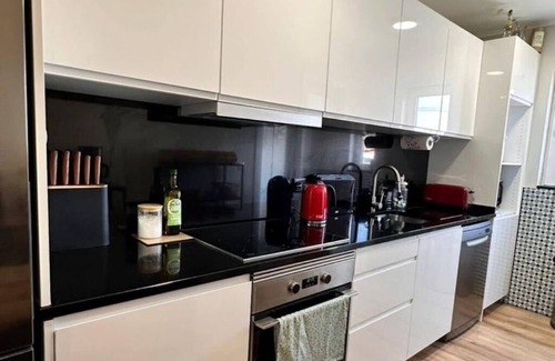 Mafamude Apartment | Charming 2-bedroom apartment with WiFi, AC in peaceful Vila Nova de Gaia