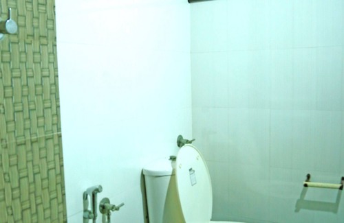 Andhakaranazhy Bed & Breakfast | Charming 2 Beach front bedroom B&B with AC, WiFi in Marari Arthunkal