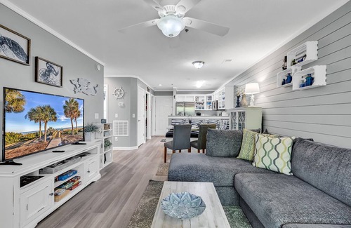 Pawleys Island Condo | Pet-Friendly 2 Bed Retreat near Pawleys Island Beach