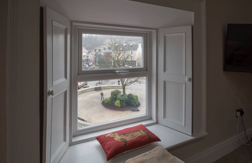 Donegal House | Family-Friendly 2-Bed Apartment in Donegal Town Centre