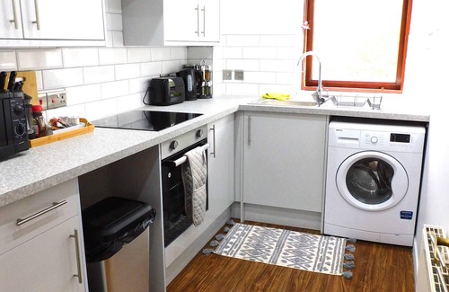 Glasgow Apartment | Convenient 2-Bed Apartment Near City and SEC/Hydro