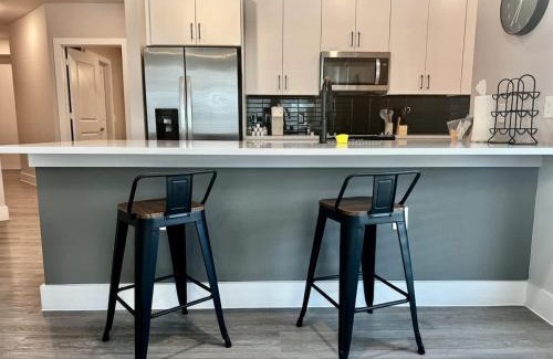 McNeil Apartment | Charming 2-Bed Apt w-Huge Pool & Gym