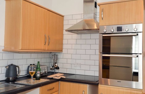 Woburn Sands Cottage | Cozy 2-Bed Cottage in Milton Keynes, Ideal for Families