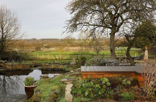 Woburn Sands Cottage | Cozy 2-Bed Cottage in Milton Keynes, Ideal for Families