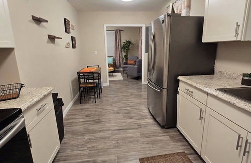 North Charleston House | Charming 2-bedroom house with WiFi and AC and Large yard in North Charleston