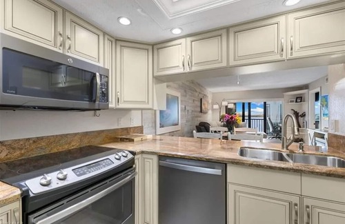 Bonita Springs Condo | Charming 2-bedroom condo overlooking water in tranquil Bonita Springs!