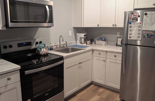 Elizabeth City House | Charming 2-bedroom house in Elizabeth City with AC
