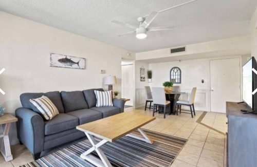 Port Charlotte Condo | Charming 2-bedroom condo in lovely Port Charlotte with AC
