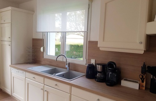Mesnil Sous Les Cotes Cottage | Cozy Gite Saint-Léonard: Family-Friendly Retreat with Spa