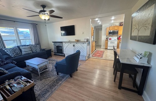 Coeur d'Alene House | Charming 2-bedroom in Gorgeous downtown Coeur d'Alene. 1.3 Miles to Beach!