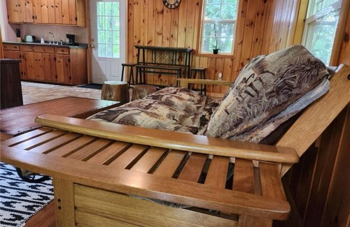 Altmar Cabin | Family-Friendly Cabin Retreat Near Lake with Pet Amenities