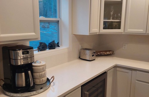 Jay House | Charming 2-bedroom, 2.5 bathroom house with fireplaces in tranquil Jay with WiFi